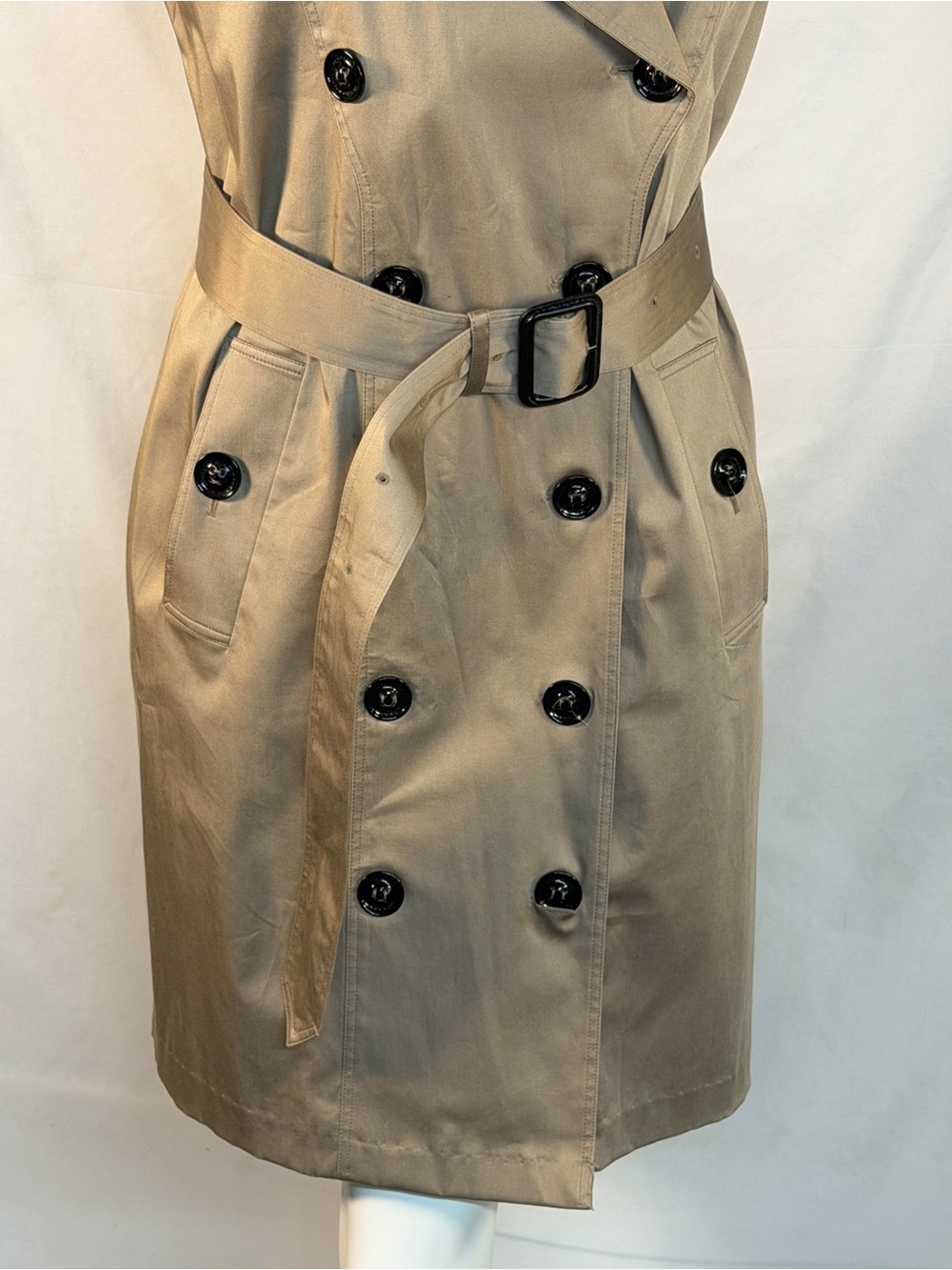 Burberry London Beige Trench-Style Dress with Black Detailing - Picture 4 of 10